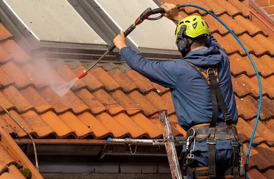 Démoussage et hydrofuge de toiture à Cabrières